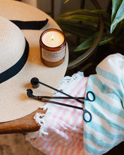 Load image into Gallery viewer, vitamin sea soy candle