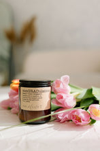 Load image into Gallery viewer, conGRADulations soy candle