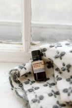Load image into Gallery viewer, homebody fragrance oil dropper