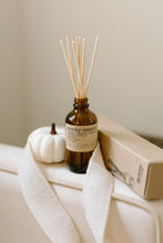 Load image into Gallery viewer, spooky season reed diffuser