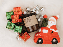 Load image into Gallery viewer, santa farts soy candle