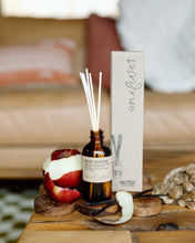 Load image into Gallery viewer, apple picking reed diffuser
