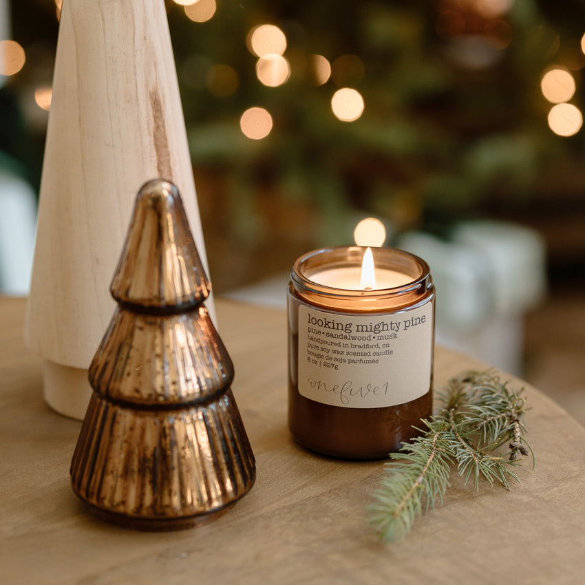 looking mighty pine soy candle
